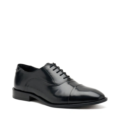 Elegant polished leather lace-ups