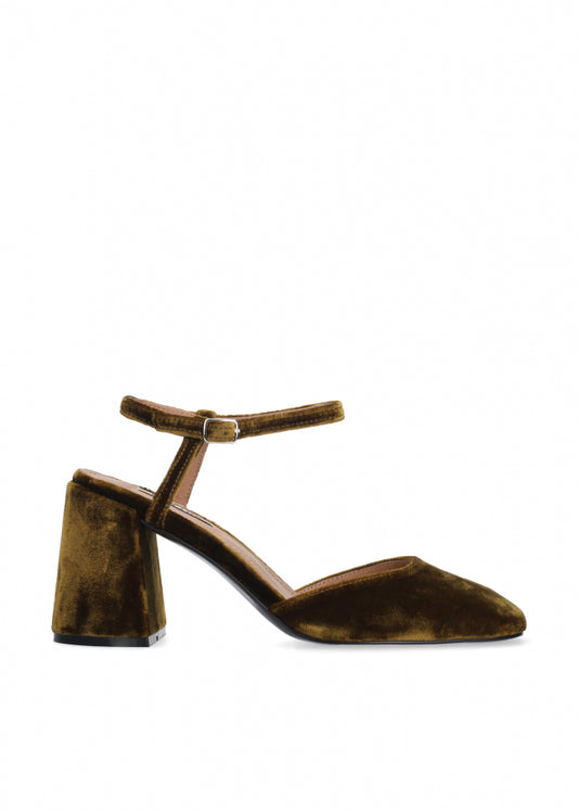 693 VELVET OCRE