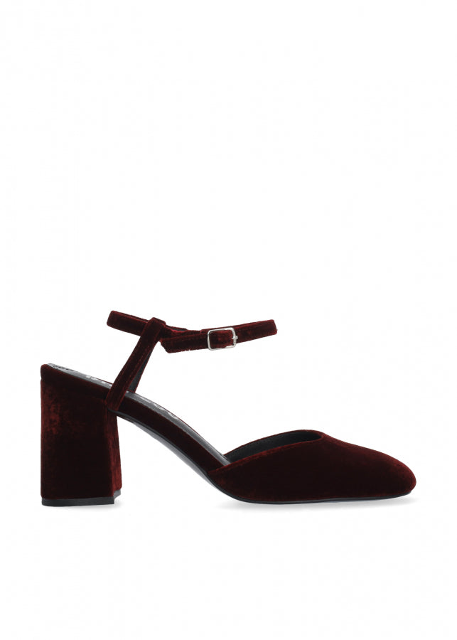 693 VELVET BURGUNDI