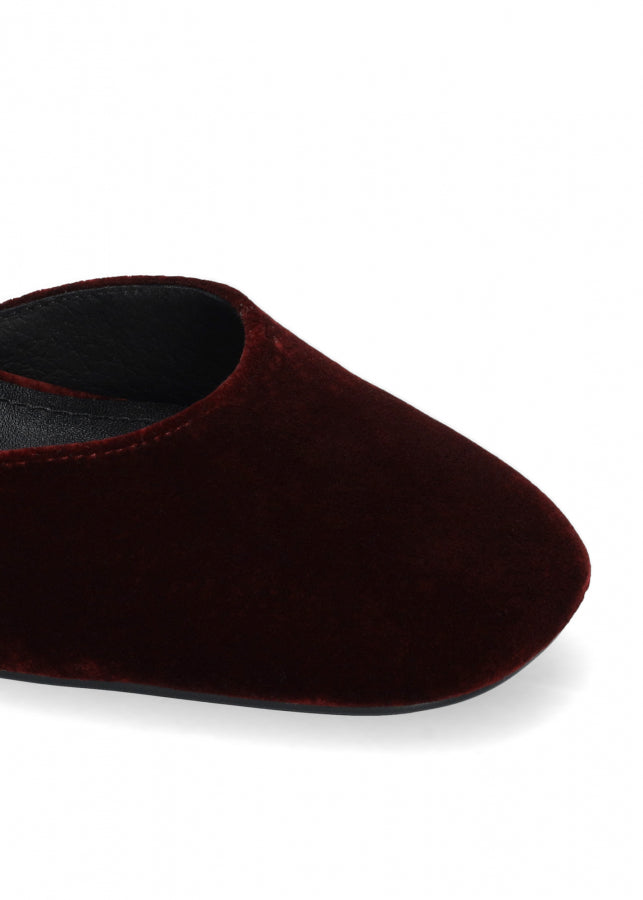 693 VELVET BURGUNDI