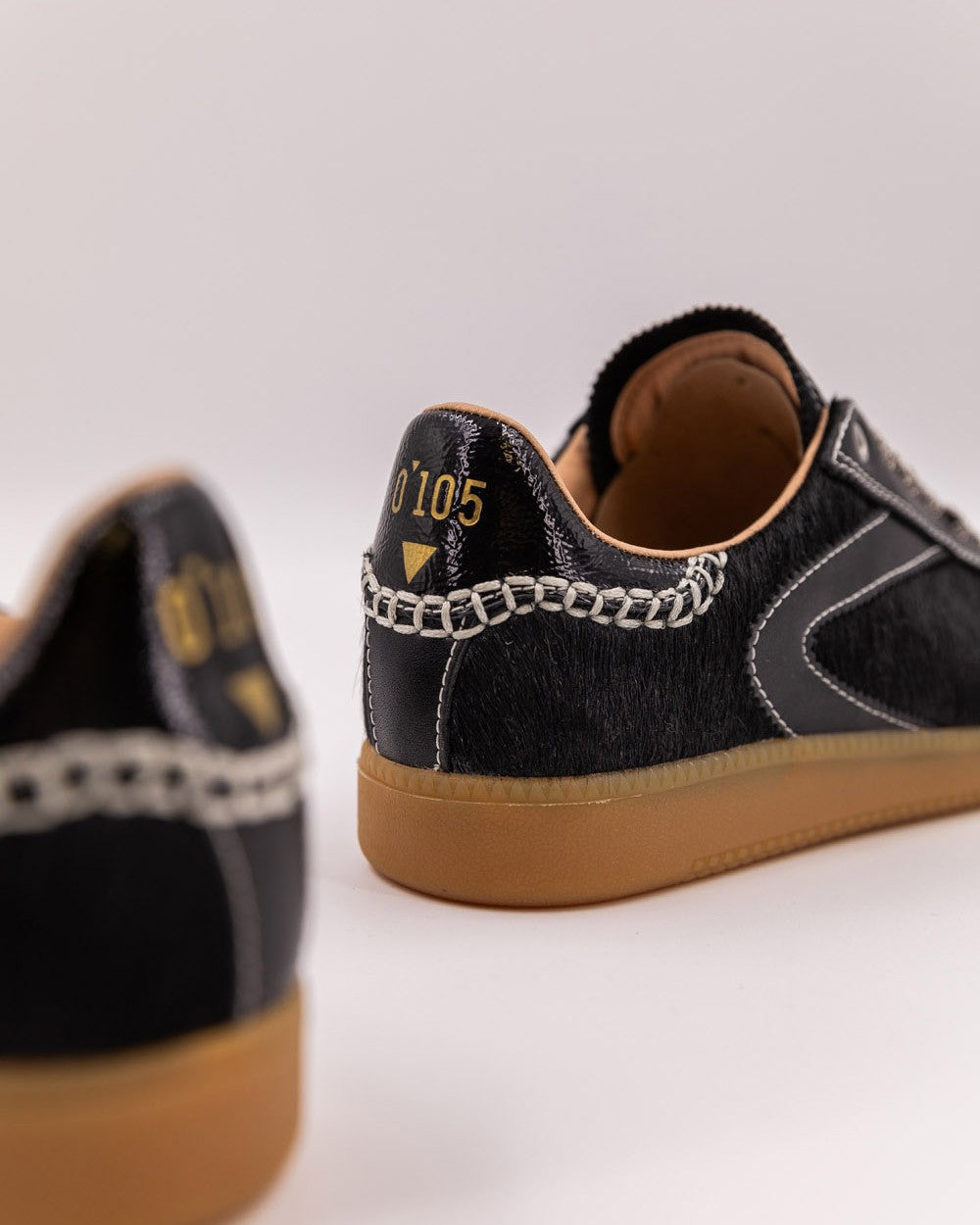 Mocassin Black Pony